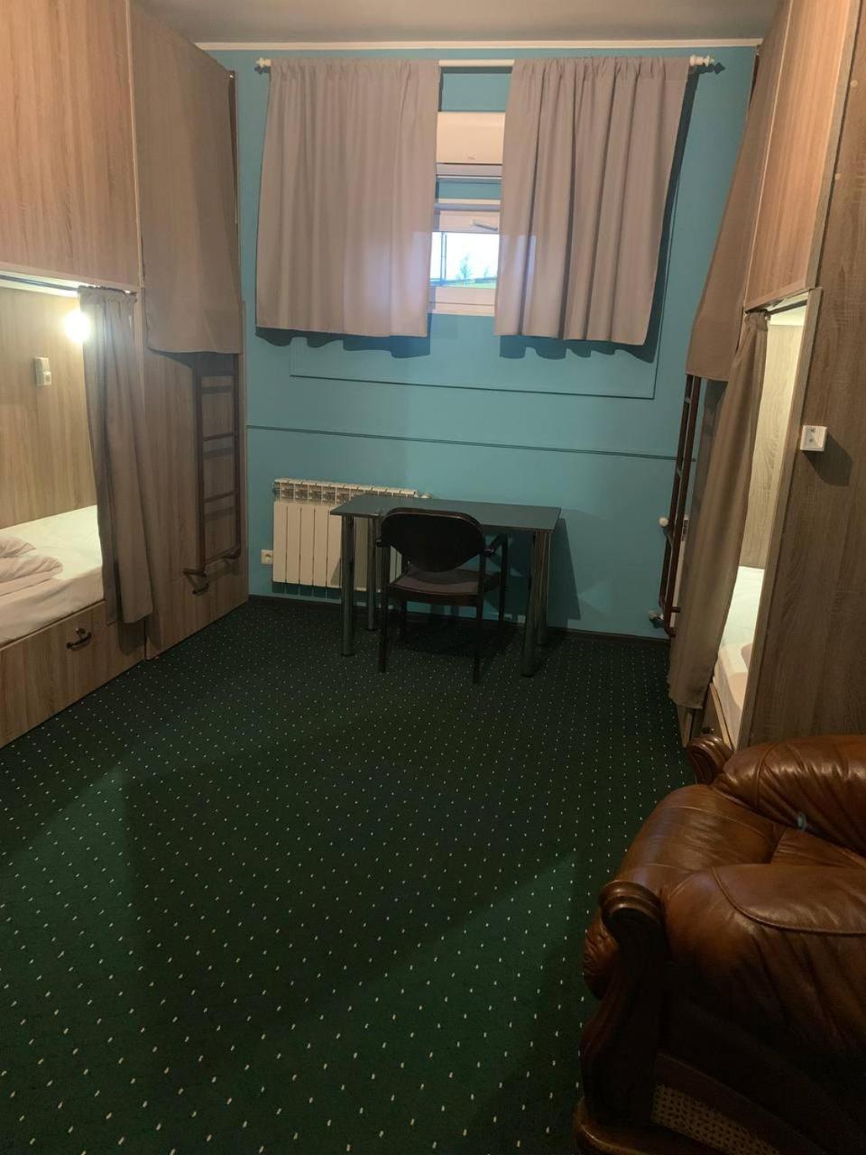 All Eyes Hostel كاميانيتس - بوديلسكيي المظهر الخارجي الصورة
